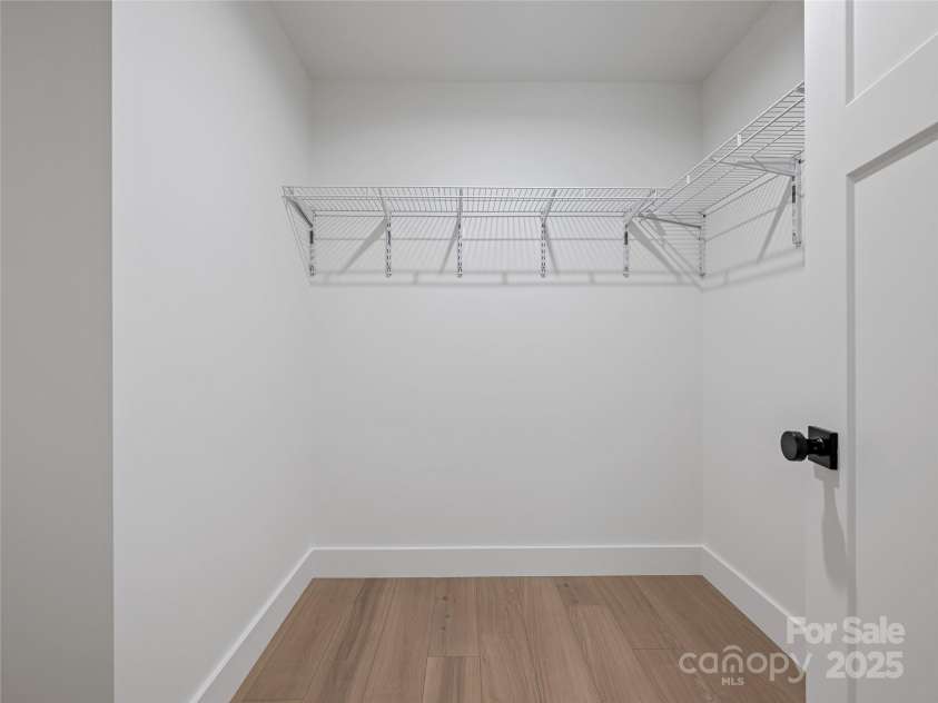 13 Pinecrest Drive, Asheville, NC 28803.  MLS# CAR4260113, YatesRealty ID 15521. Primary closet