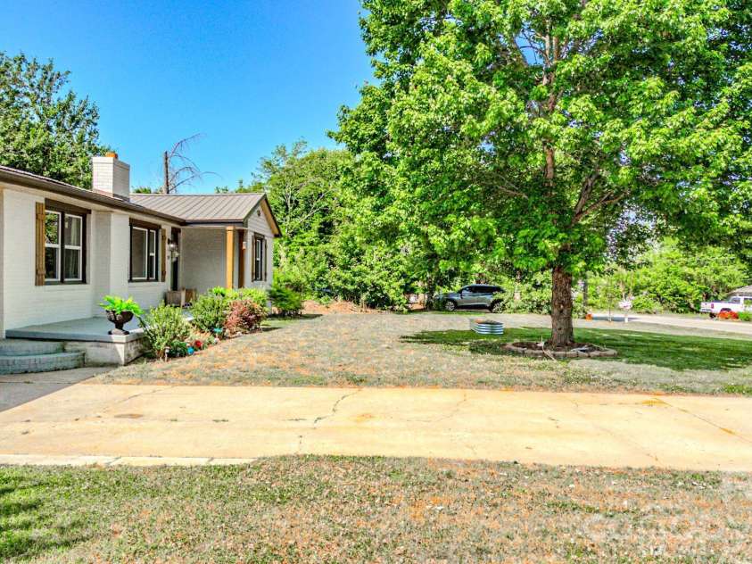 460 Boss Moore Road, Ellenboro, NC 28040.  MLS# CAR4374400, YatesRealty ID 15522. 