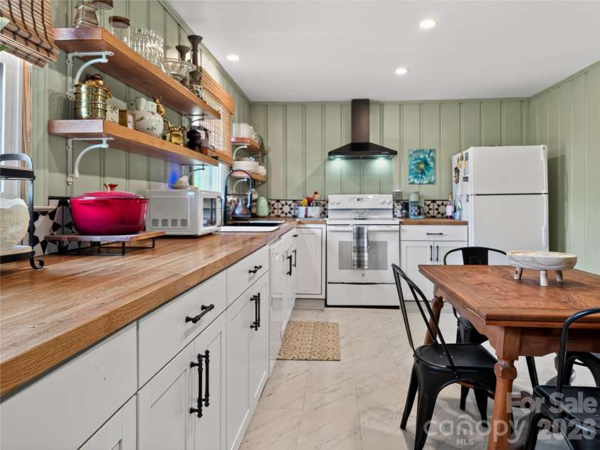 460 Boss Moore Road, Ellenboro, NC 28040.  MLS# CAR4374400, YatesRealty ID 15522. 