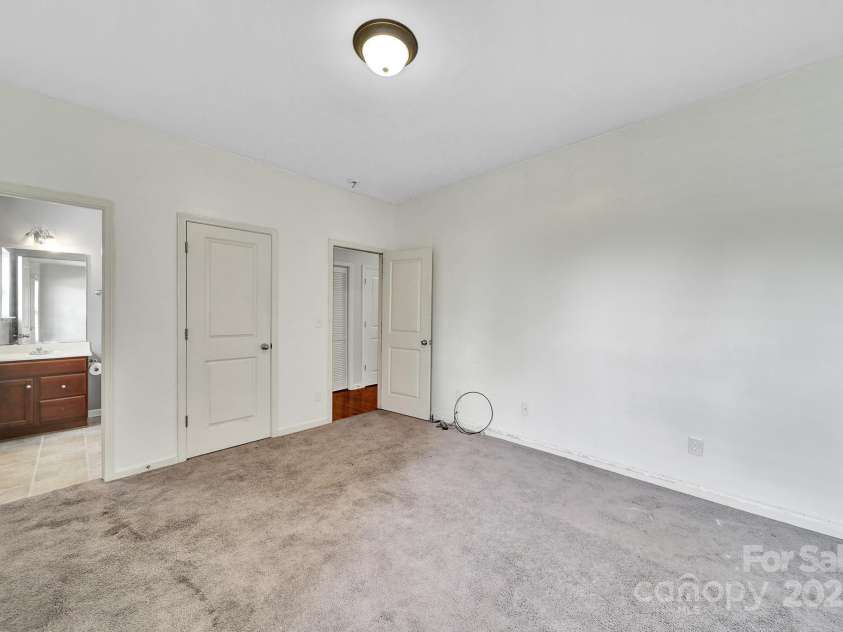 9862 Walkers Glen Drive, Concord, NC 28027.  MLS# CAR4248285, YatesRealty ID 15522. 