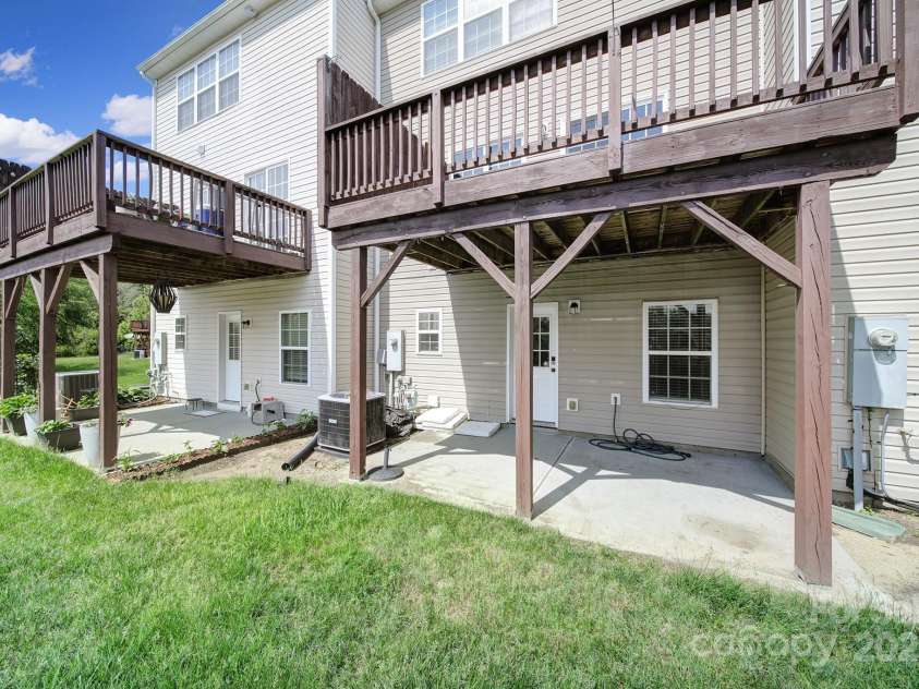 9862 Walkers Glen Drive, Concord, NC 28027.  MLS# CAR4248285, YatesRealty ID 15522. 