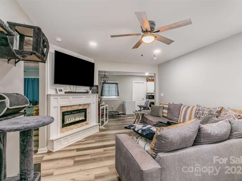 303 Iredell Avenue, Spencer, NC 28159.  MLS# CAR4247572, YatesRealty ID 15523. 