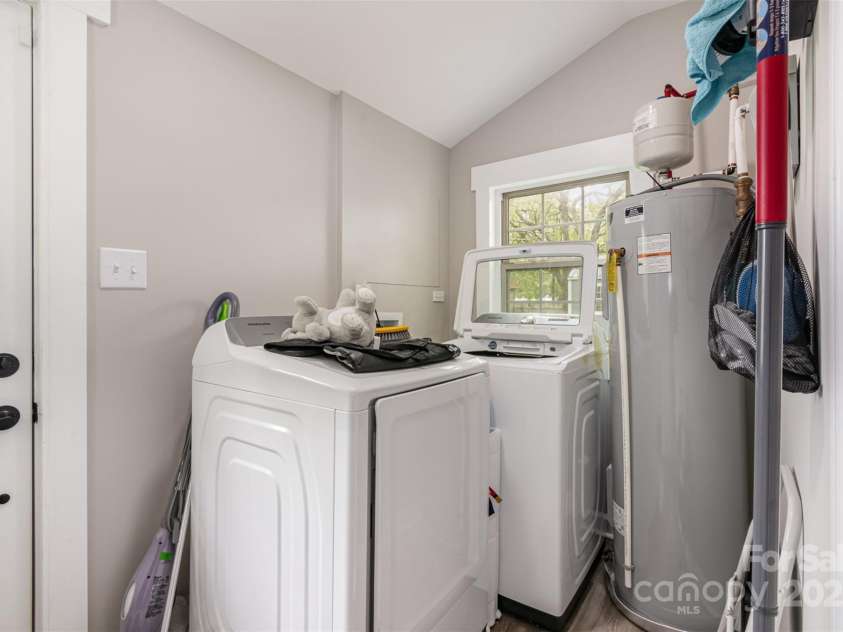 303 Iredell Avenue, Spencer, NC 28159.  MLS# CAR4247572, YatesRealty ID 15523. 