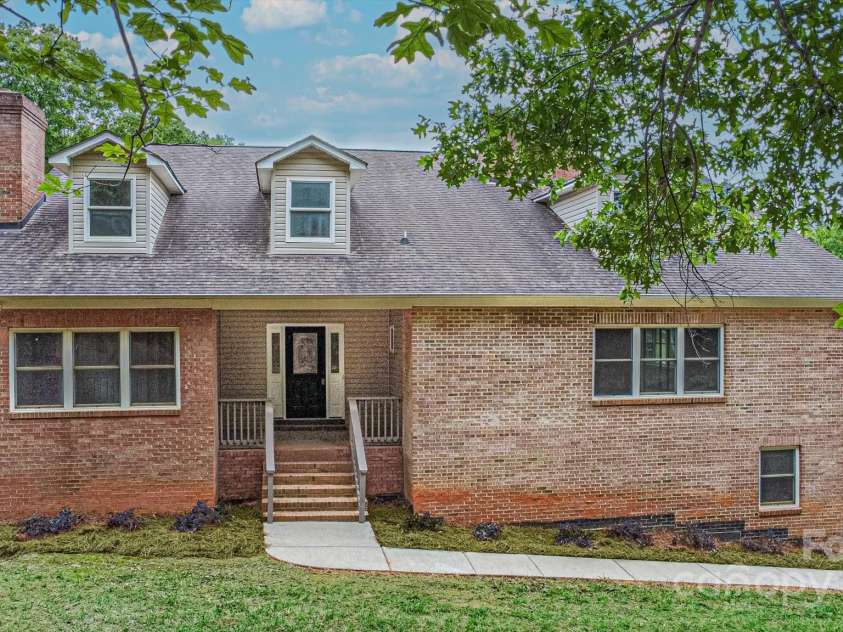 332 Rebound Road, Lancaster, SC 29720.  MLS# CAR4254663, YatesRealty ID 15524. 