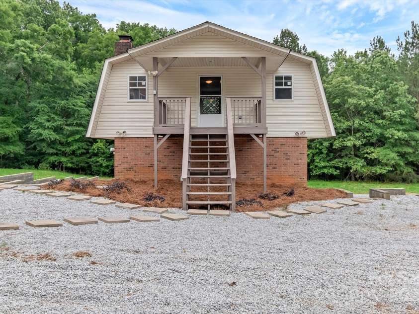 332 Rebound Road, Lancaster, SC 29720.  MLS# CAR4254663, YatesRealty ID 15524. 