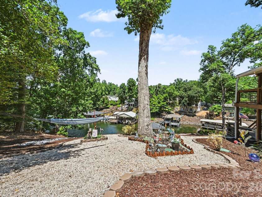 512 Deerfield Road, Mount Gilead, NC 27306.  MLS# CAR4390413, YatesRealty ID 15524. Hammock landing
