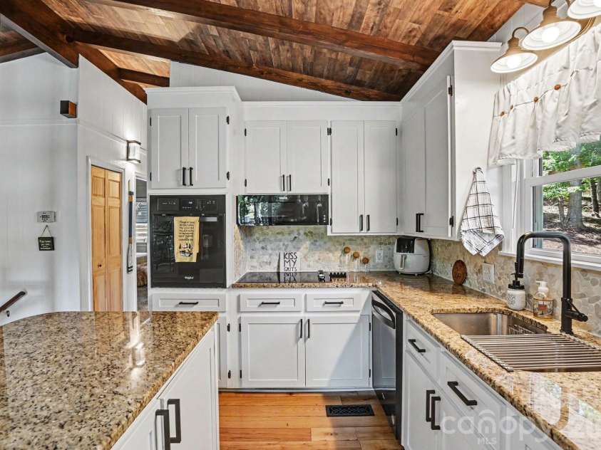 512 Deerfield Road, Mount Gilead, NC 27306.  MLS# CAR4390413, YatesRealty ID 15524. Kitchen