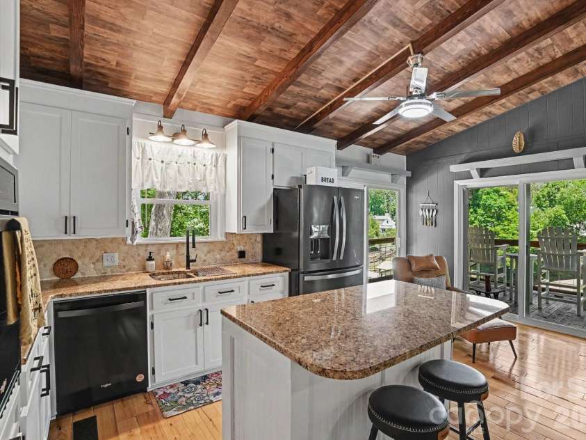 512 Deerfield Road, Mount Gilead, NC 27306.  MLS# CAR4390413, YatesRealty ID 15524. Kitchen