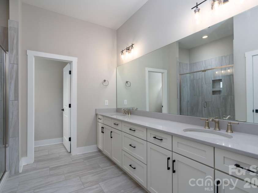 15132 Rocky Bluff Loop, Davidson, NC 28036.  MLS# CAR4351498, YatesRealty ID 15525. 