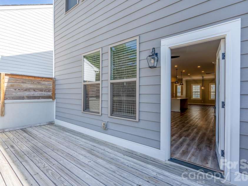 15132 Rocky Bluff Loop, Davidson, NC 28036.  MLS# CAR4351498, YatesRealty ID 15525. 
