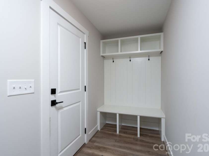 15132 Rocky Bluff Loop, Davidson, NC 28036.  MLS# CAR4351498, YatesRealty ID 15525. Drop zone lower level off the garage