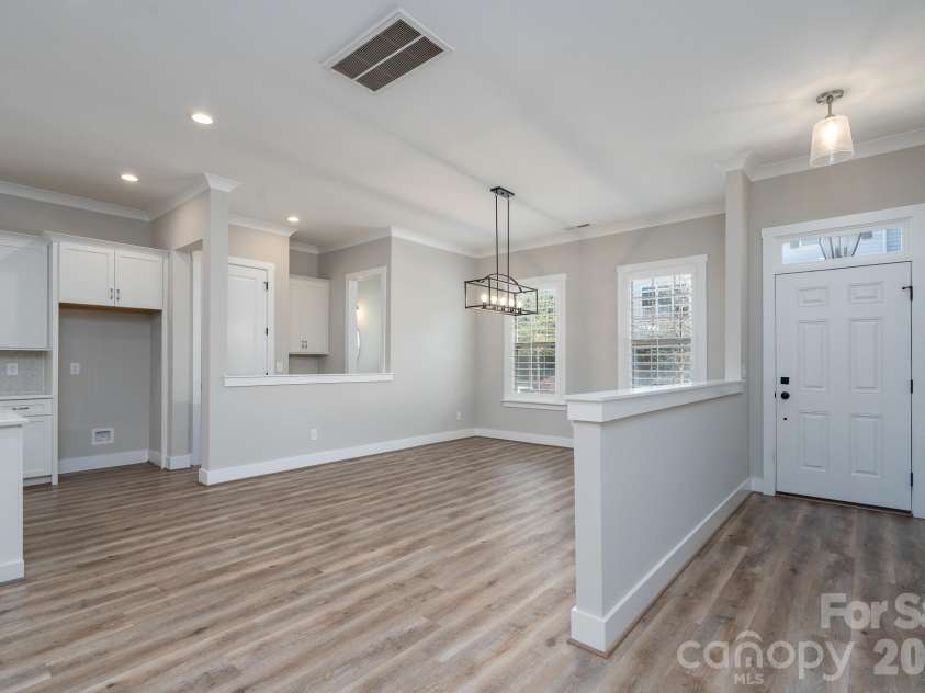 15132 Rocky Bluff Loop, Davidson, NC 28036.  MLS# CAR4351498, YatesRealty ID 15525. Main Entryway