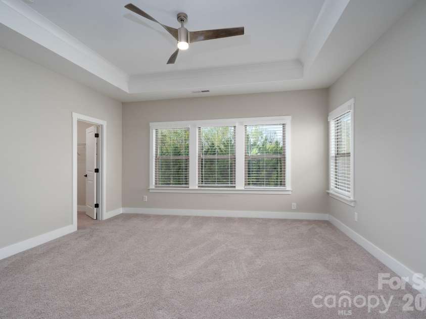 15132 Rocky Bluff Loop, Davidson, NC 28036.  MLS# CAR4351498, YatesRealty ID 15525. Primary Suite