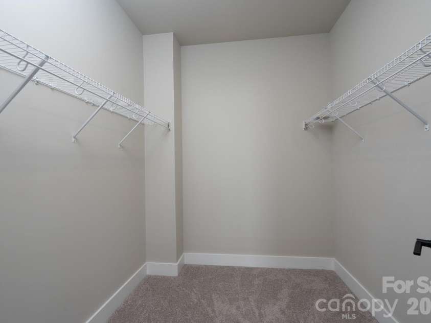 15132 Rocky Bluff Loop, Davidson, NC 28036.  MLS# CAR4351498, YatesRealty ID 15525. Primary walk in closet