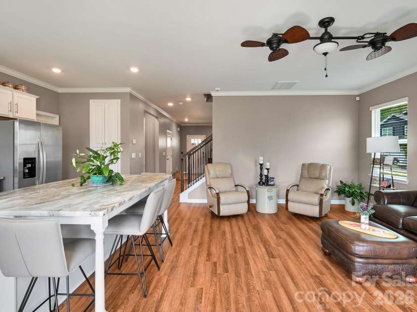 154 Woodvale Drive, Waynesville, NC 28786.  MLS# CAR4365637, YatesRealty ID 15527. Open Concept Great for Entertaining