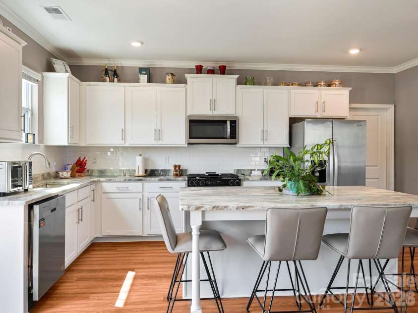 154 Woodvale Drive, Waynesville, NC 28786.  MLS# CAR4365637, YatesRealty ID 15527. Open Kitchen