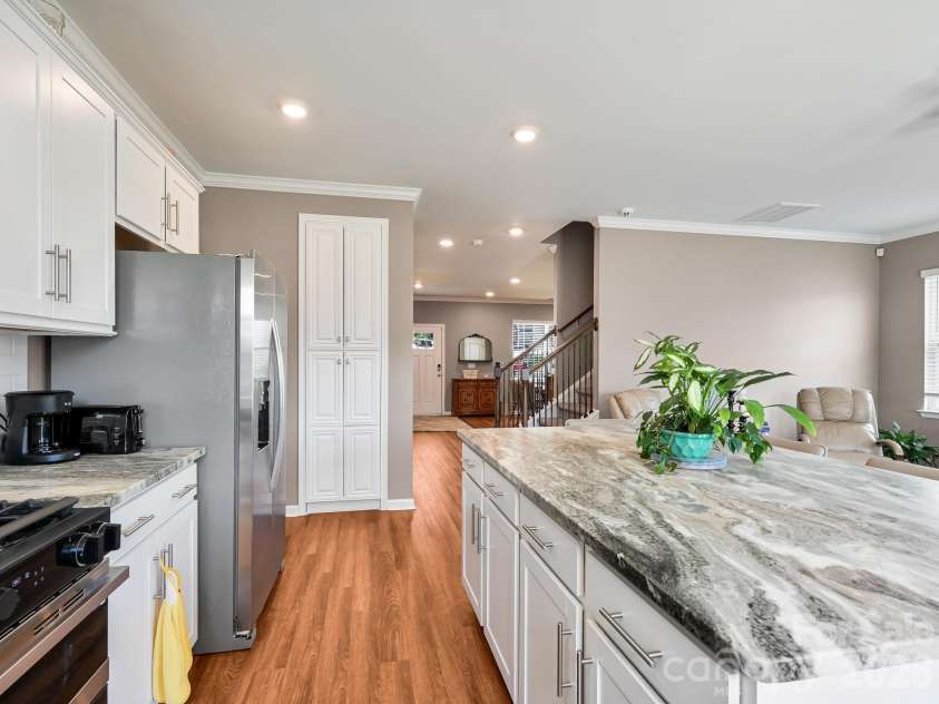 154 Woodvale Drive, Waynesville, NC 28786.  MLS# CAR4365637, YatesRealty ID 15527. Spacious Kitchen