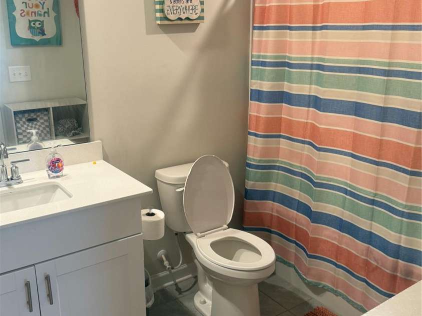 1019 Jeffery Dean Court, Albemarle, NC 28001.  MLS# CAR4374522, YatesRealty ID 15528. Upper Level Full Bathroom