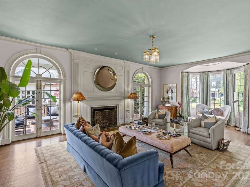 2322 Hopedale Avenue, Charlotte, NC 28207.  MLS# CAR4252677, YatesRealty ID 15528. 