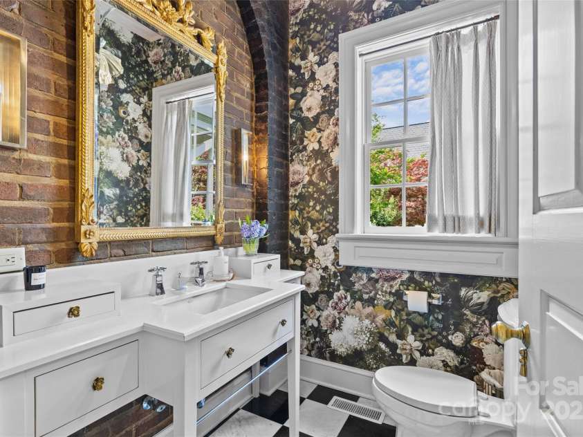 2322 Hopedale Avenue, Charlotte, NC 28207.  MLS# CAR4252677, YatesRealty ID 15528. 
