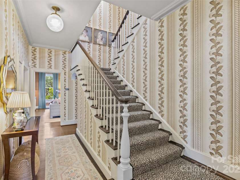 2322 Hopedale Avenue, Charlotte, NC 28207.  MLS# CAR4252677, YatesRealty ID 15528. 