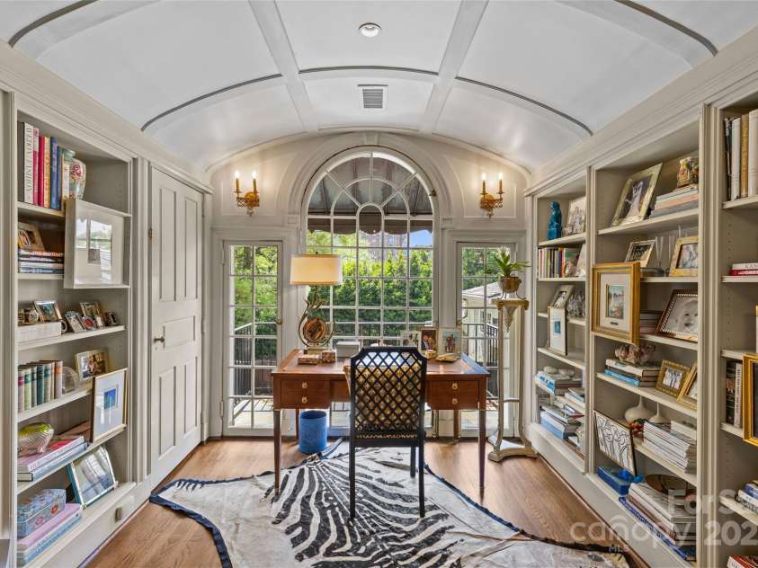 2322 Hopedale Avenue, Charlotte, NC 28207.  MLS# CAR4252677, YatesRealty ID 15528. 