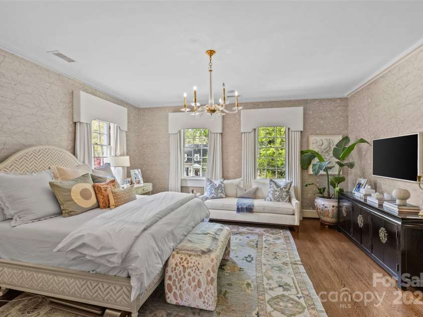 2322 Hopedale Avenue, Charlotte, NC 28207.  MLS# CAR4252677, YatesRealty ID 15528. 