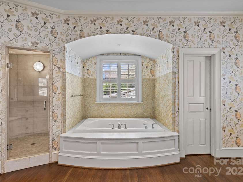 2322 Hopedale Avenue, Charlotte, NC 28207.  MLS# CAR4252677, YatesRealty ID 15528. 