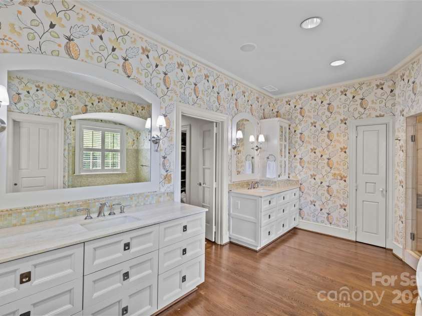 2322 Hopedale Avenue, Charlotte, NC 28207.  MLS# CAR4252677, YatesRealty ID 15528. 