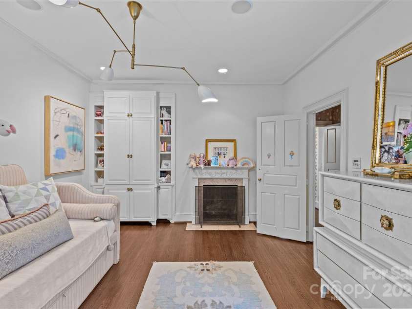2322 Hopedale Avenue, Charlotte, NC 28207.  MLS# CAR4252677, YatesRealty ID 15528. 