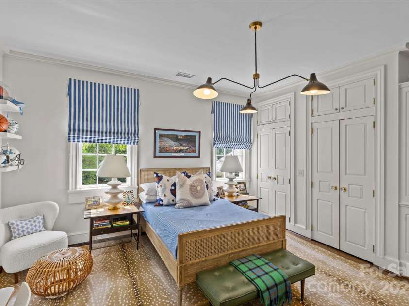 2322 Hopedale Avenue, Charlotte, NC 28207.  MLS# CAR4252677, YatesRealty ID 15528. 