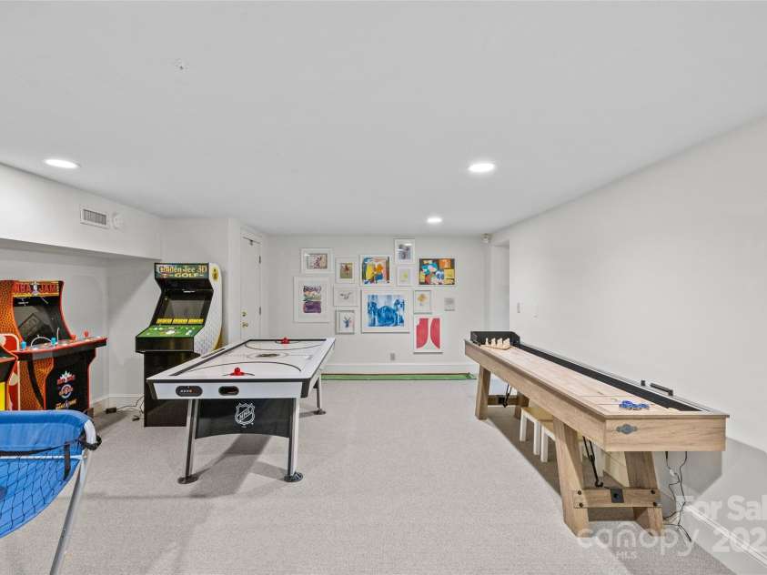 2322 Hopedale Avenue, Charlotte, NC 28207.  MLS# CAR4252677, YatesRealty ID 15528. 