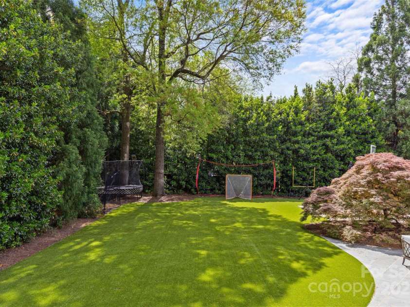 2322 Hopedale Avenue, Charlotte, NC 28207.  MLS# CAR4252677, YatesRealty ID 15528. 