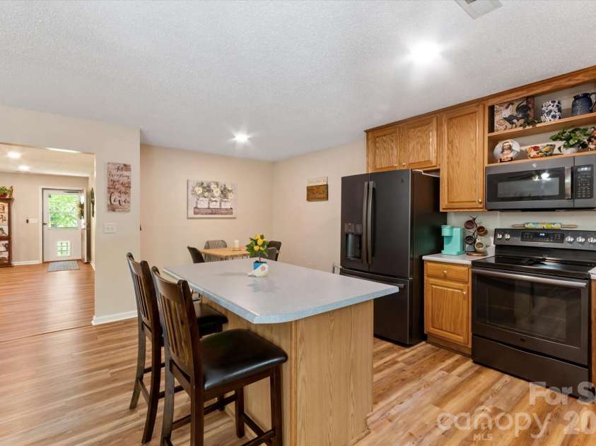 12 Hutchinson Woods, Fletcher, NC 28732.  MLS# CAR4374145, YatesRealty ID 15529. 
