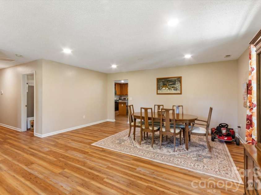12 Hutchinson Woods, Fletcher, NC 28732.  MLS# CAR4374145, YatesRealty ID 15529. 