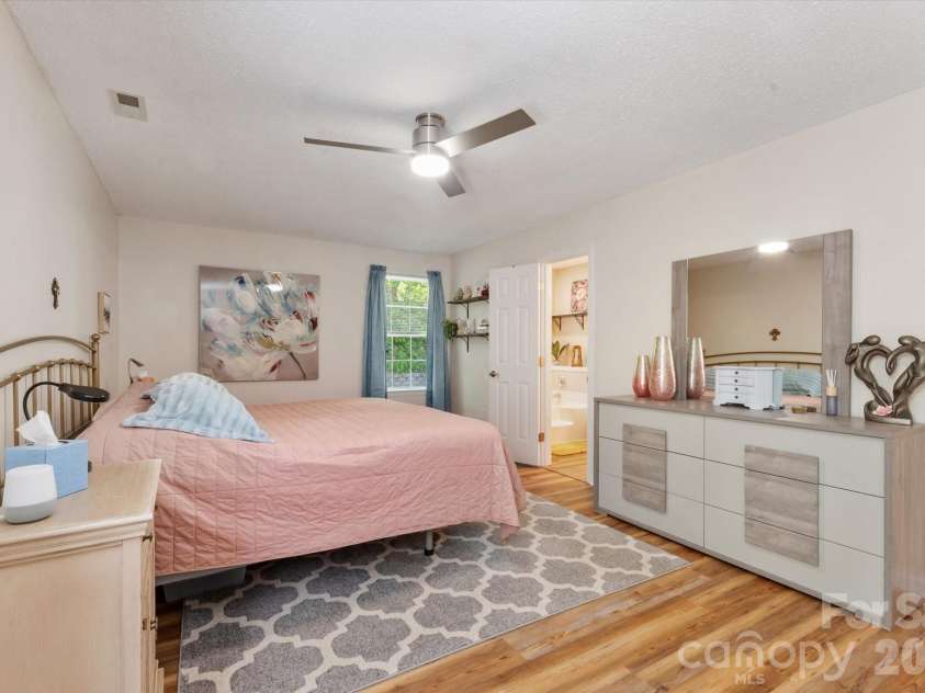 12 Hutchinson Woods, Fletcher, NC 28732.  MLS# CAR4374145, YatesRealty ID 15529. 