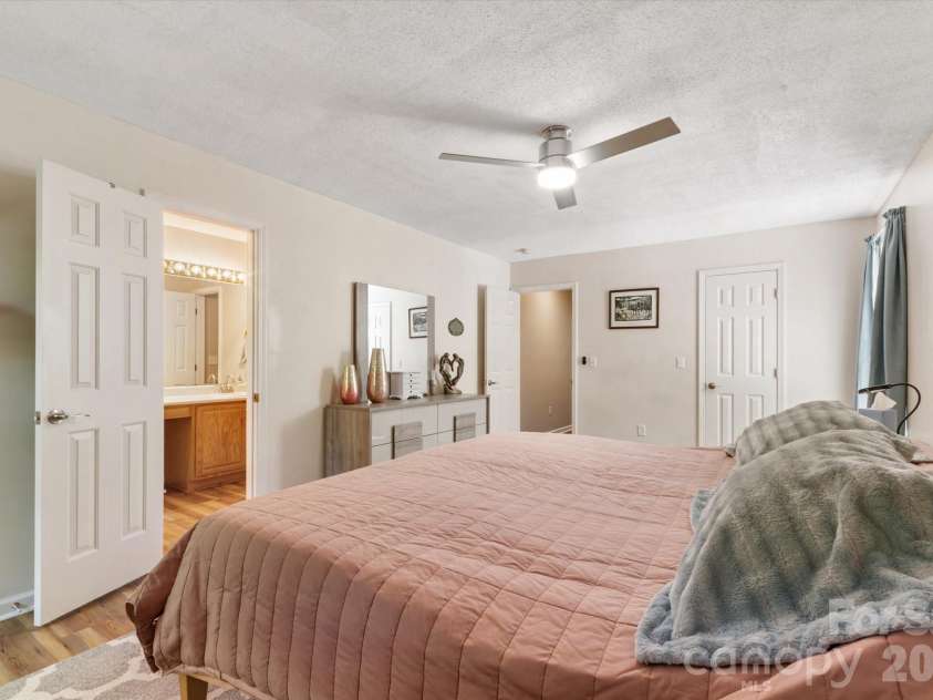 12 Hutchinson Woods, Fletcher, NC 28732.  MLS# CAR4374145, YatesRealty ID 15529. 