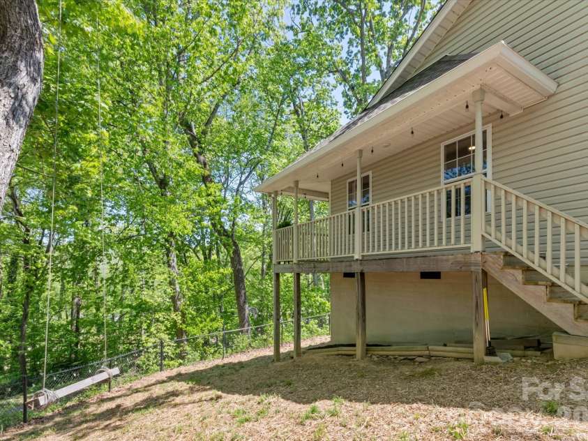 12 Hutchinson Woods, Fletcher, NC 28732.  MLS# CAR4374145, YatesRealty ID 15529. Side entry