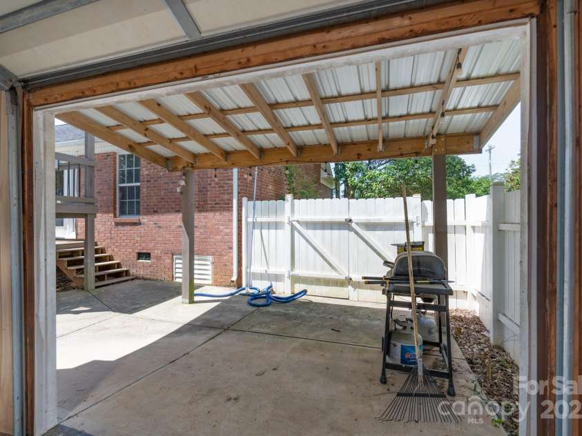 500 Belleview Road, Rock Hill, SC 29730.  MLS# CAR4263392, YatesRealty ID 15529. 