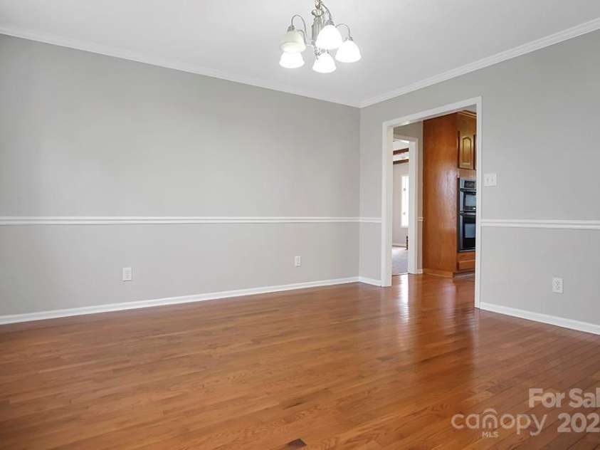 106 Cameron Drive, Kings Mountain, NC 28086.  MLS# CAR4174180, YatesRealty ID 1553. 