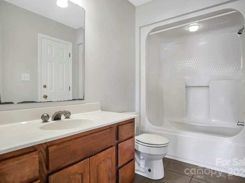 106 Cameron Drive, Kings Mountain, NC 28086.  MLS# CAR4174180, YatesRealty ID 1553. 