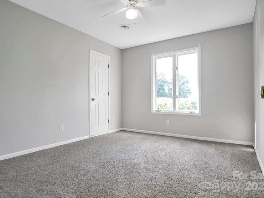 106 Cameron Drive, Kings Mountain, NC 28086.  MLS# CAR4174180, YatesRealty ID 1553. 