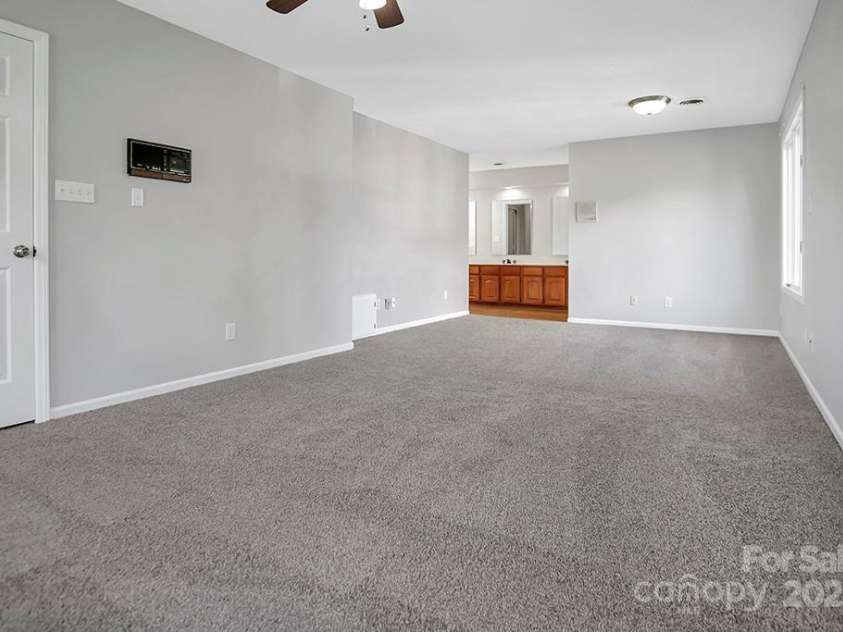 106 Cameron Drive, Kings Mountain, NC 28086.  MLS# CAR4174180, YatesRealty ID 1553. 