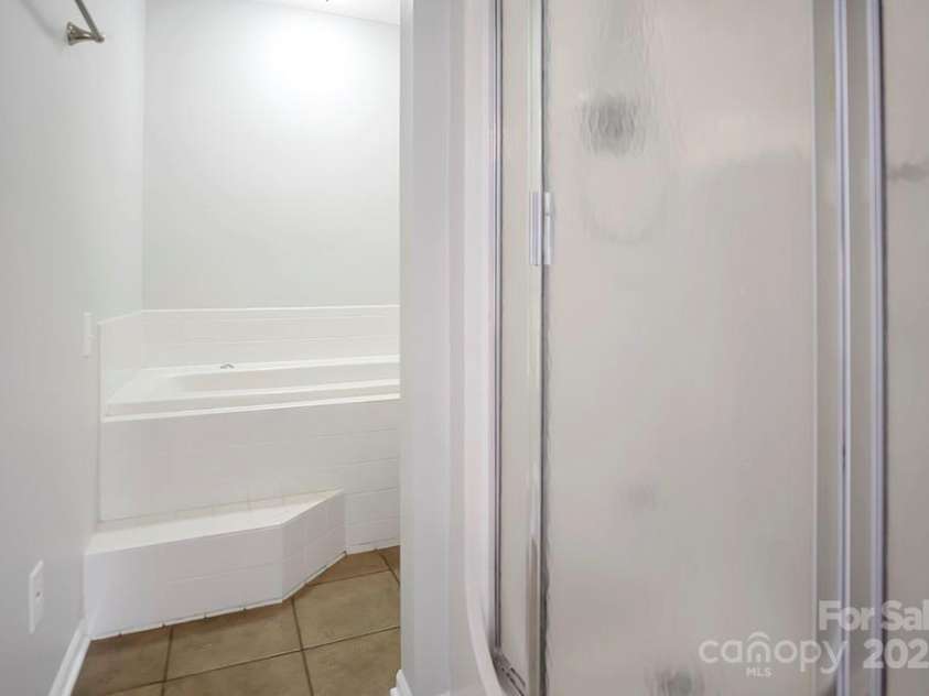 106 Cameron Drive, Kings Mountain, NC 28086.  MLS# CAR4174180, YatesRealty ID 1553. 