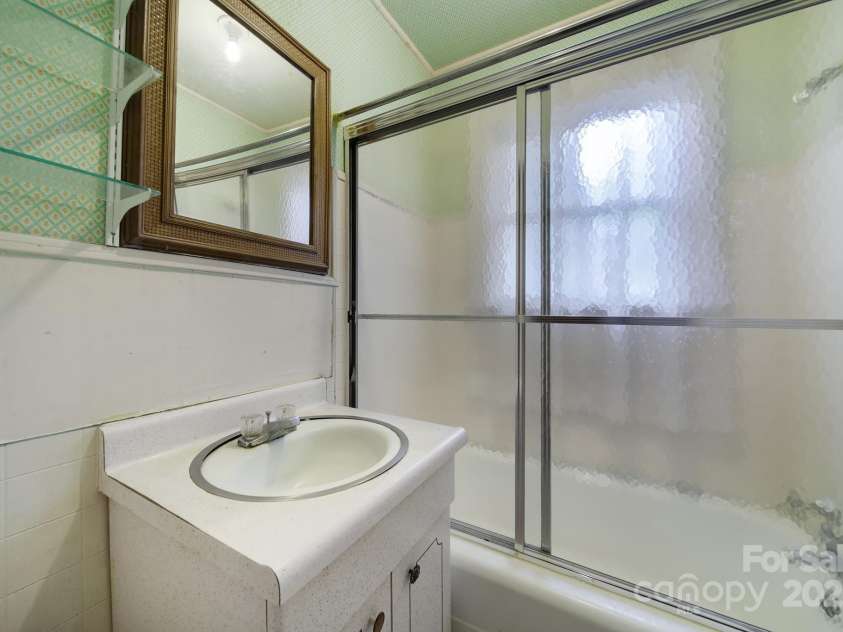 1670 Lynwood Drive, Lancaster, SC 29720.  MLS# CAR4331883, YatesRealty ID 1553. 