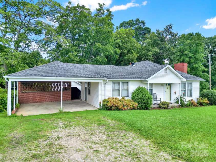 1670 Lynwood Drive, Lancaster, SC 29720.  MLS# CAR4331883, YatesRealty ID 1553. 