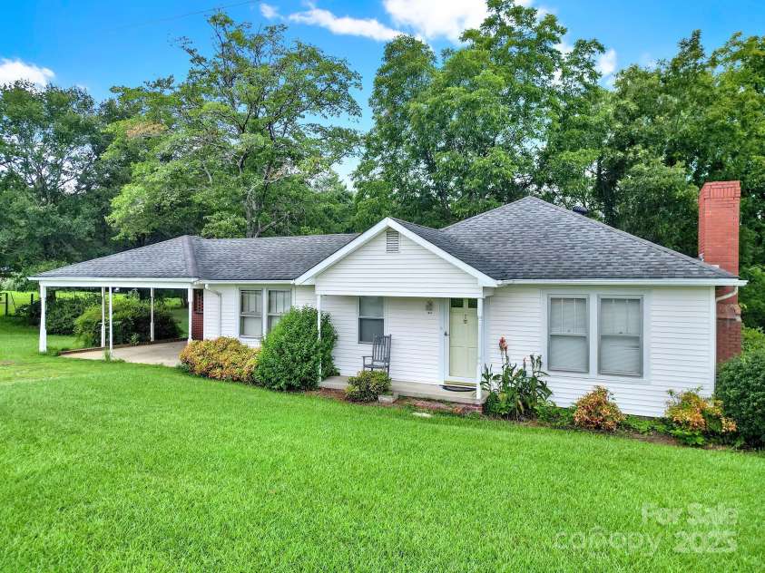 1670 Lynwood Drive, Lancaster, SC 29720.  MLS# CAR4331883, YatesRealty ID 1553. 