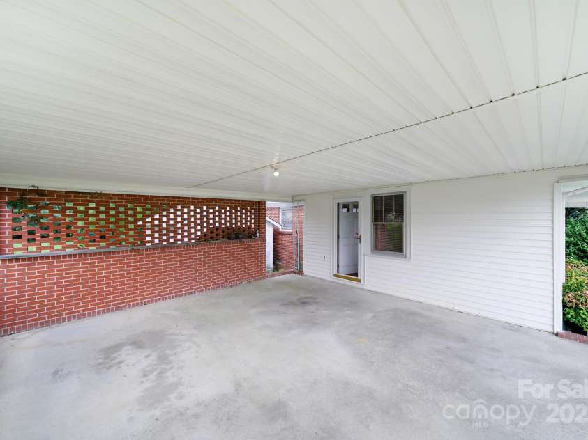 1670 Lynwood Drive, Lancaster, SC 29720.  MLS# CAR4331883, YatesRealty ID 1553. 