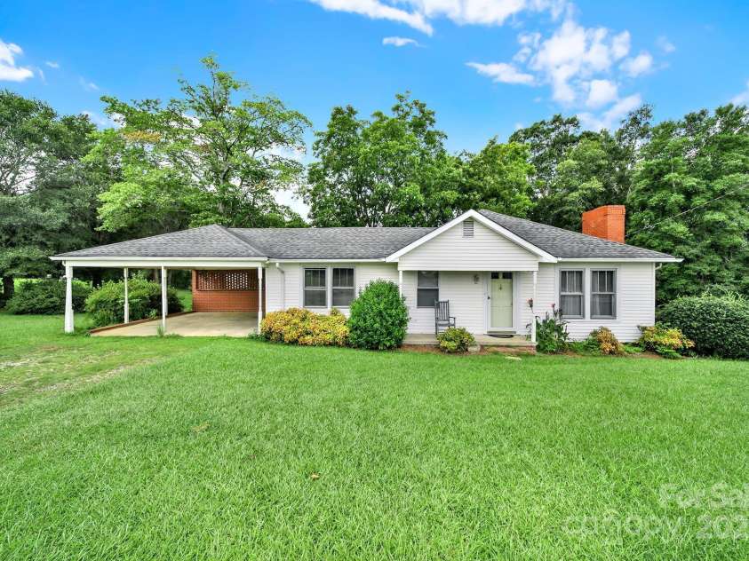 1670 Lynwood Drive, Lancaster, SC 29720.  MLS# CAR4331883, YatesRealty ID 1553. 