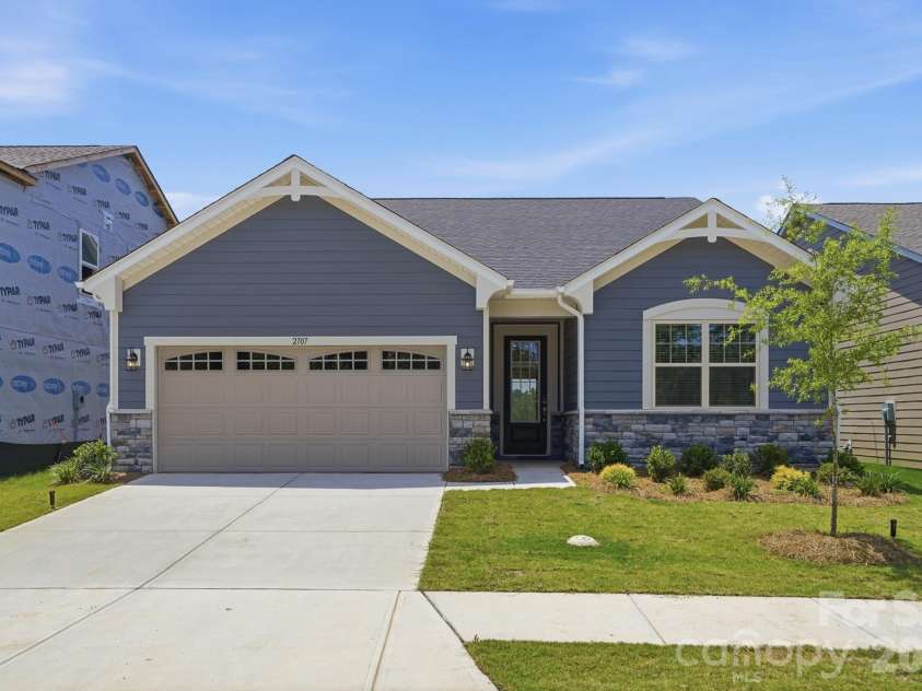 2707 Westmont Drive, Gastonia, NC 28052.  MLS# CAR4330306, YatesRealty ID 1553. 